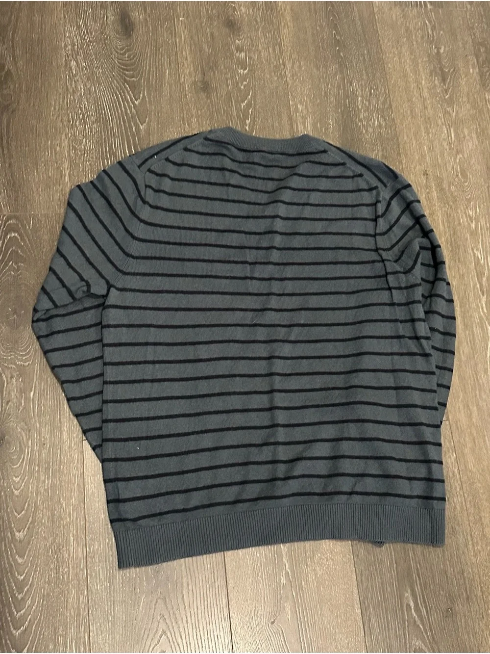 Men's Gray V-Neck Striped Sweater